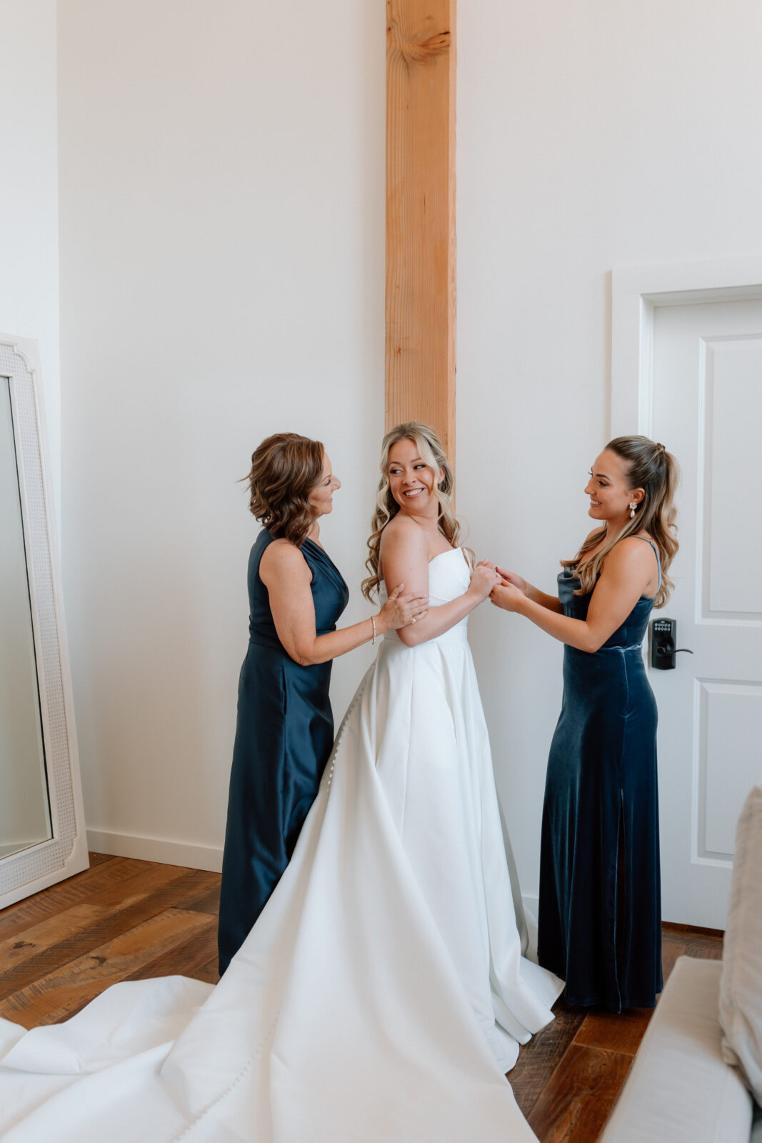 White Willow Meadows Colorful Spring Wedding, Columbus, Ohio. Bride getting ready photos