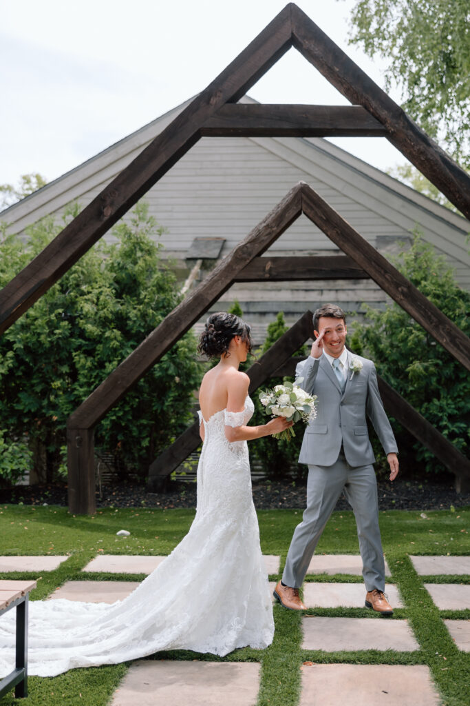 Watersedge wedding venue in Columbus, Ohio, bride and groom first look with bridal portraits