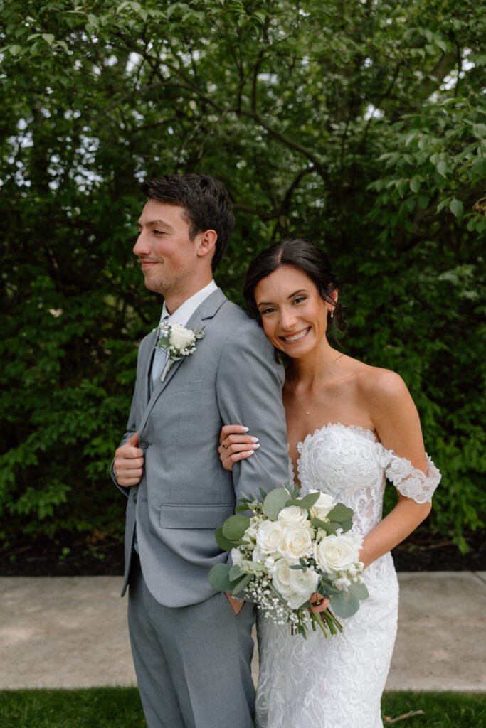 Watersedge wedding venue in Columbus, Ohio, bride and groom first look with bridal portraits