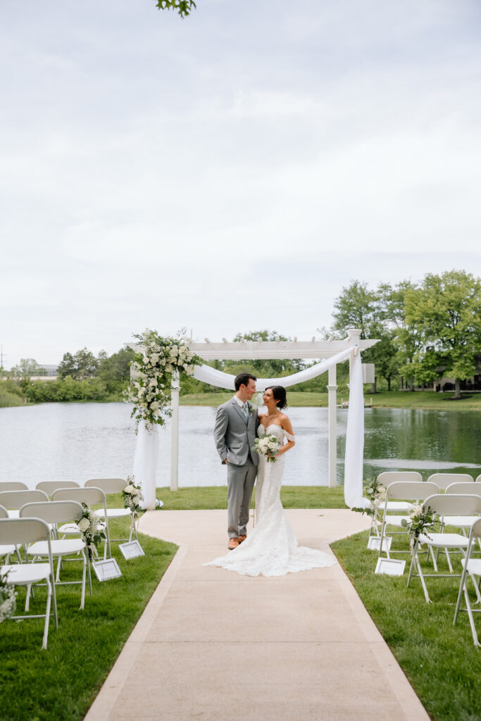 Watersedge wedding venue in Columbus, Ohio, bride and groom first look with bridal portraits