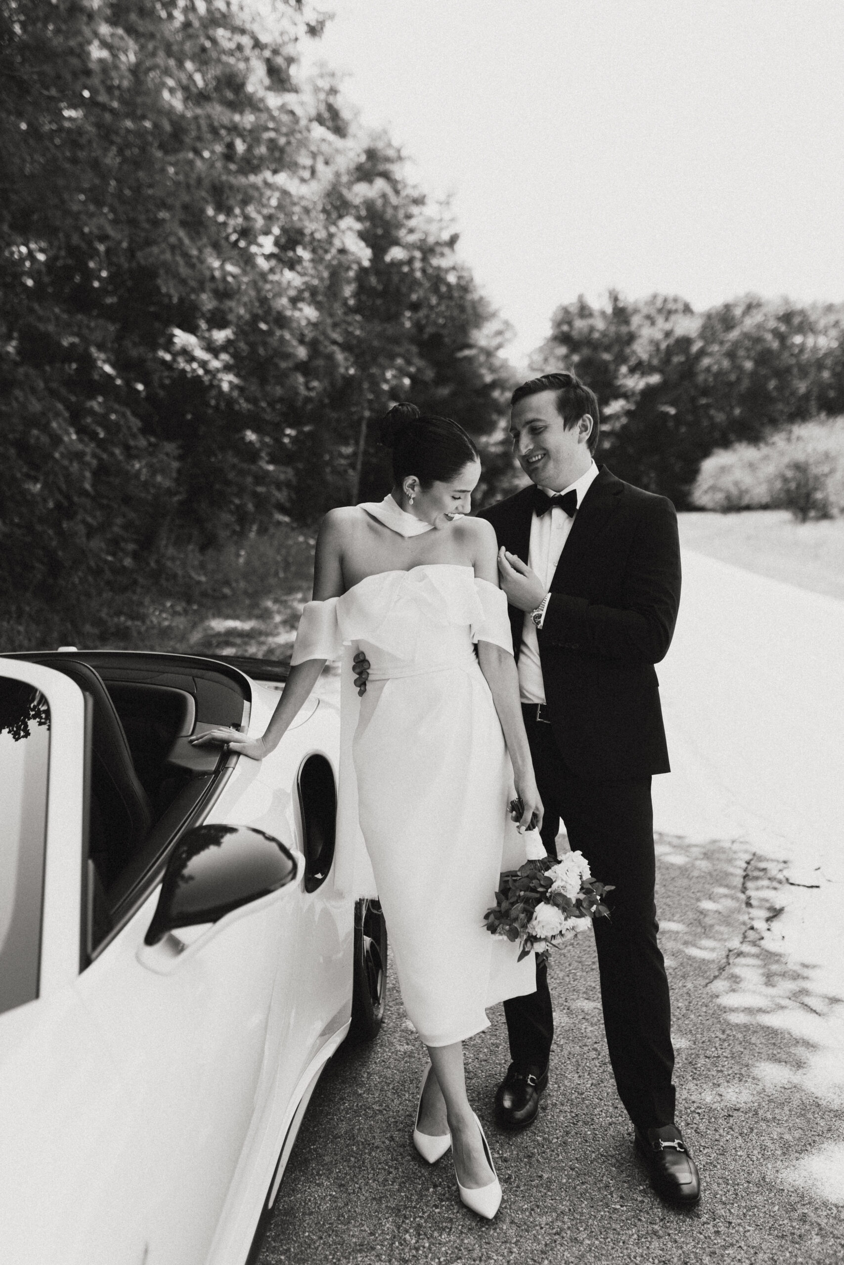 Traverse City, MI timeless and classic wedding portraits during an elopement with Porsche. 