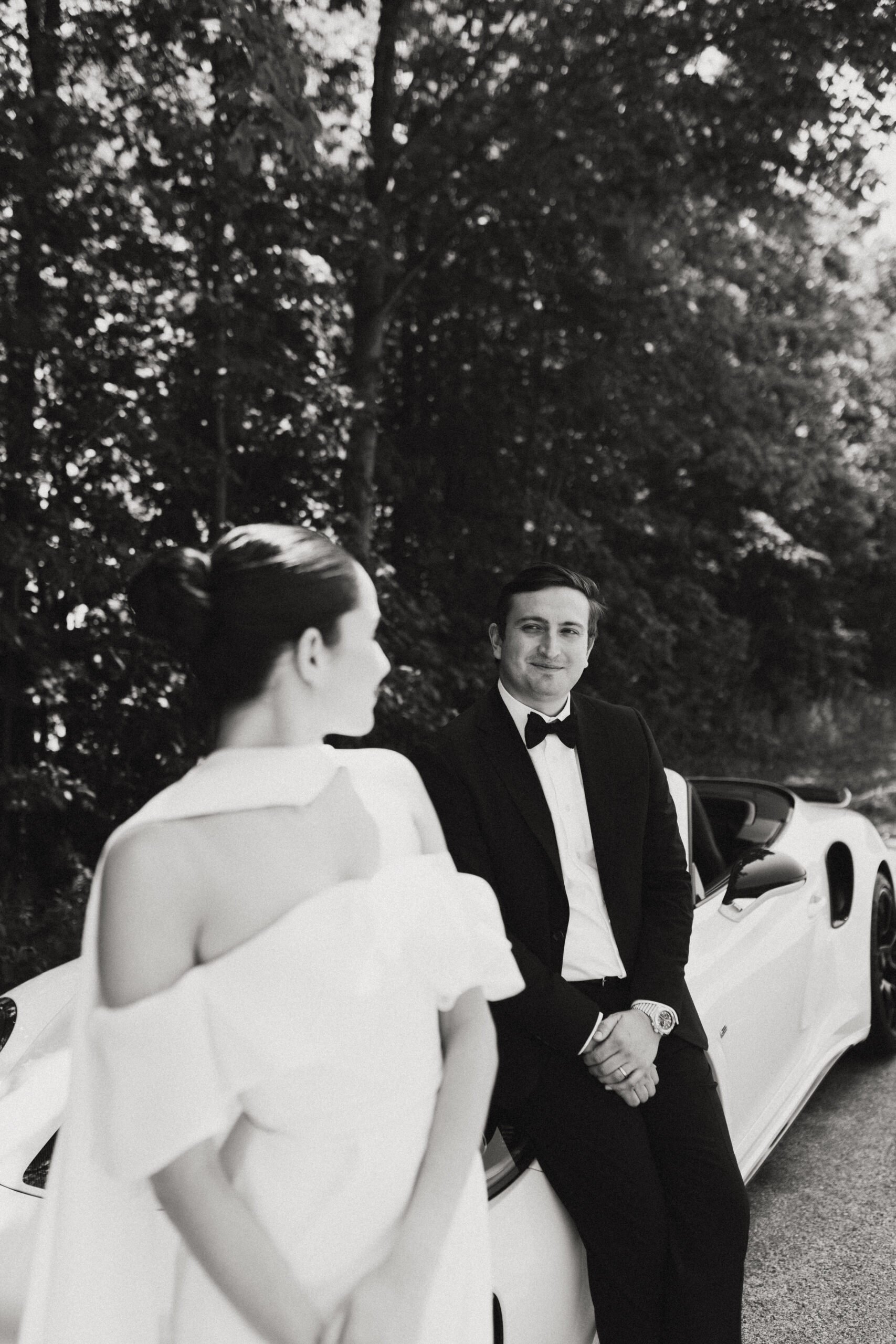 Traverse City, MI timeless and classic wedding portraits during an elopement with Porsche. 